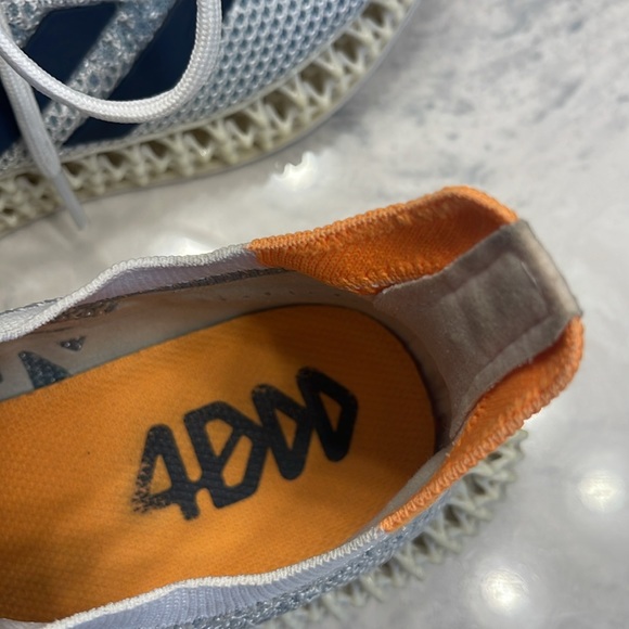 EUC Adidas running shoes - Picture 5 of 7